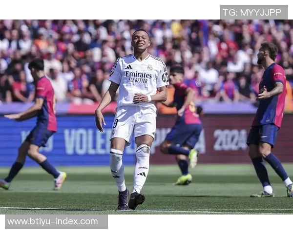 皇马友谊赛小胜巴萨逆转时刻点燃全场激情赛后分析