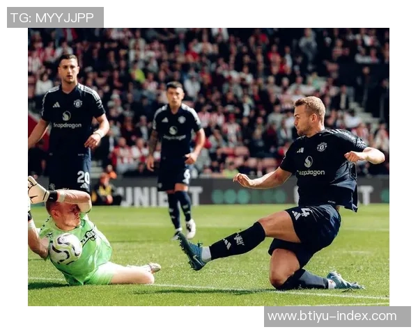 中超联赛精彩对决巴萨与曼联战成平局乌龙球引发全场热议