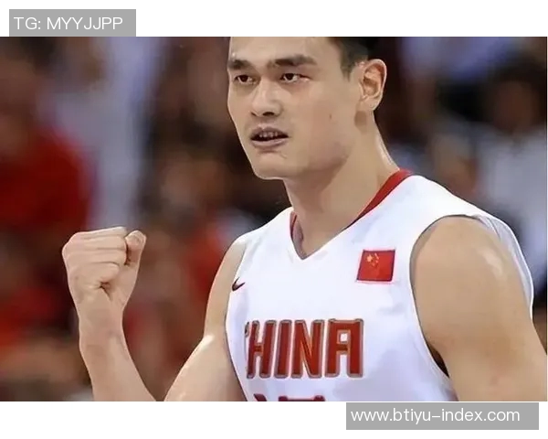 姚明跨界挑战摔跤明星展现运动员多面才华与拼搏精神