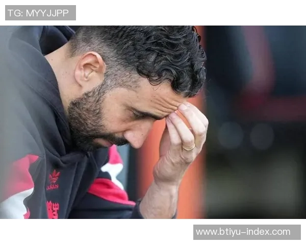 国王杯精彩对决里昂大胜曼联补时争议进球引发全场沸腾 国王杯精彩对决里昂大胜曼联补时争议进球引发全场沸腾