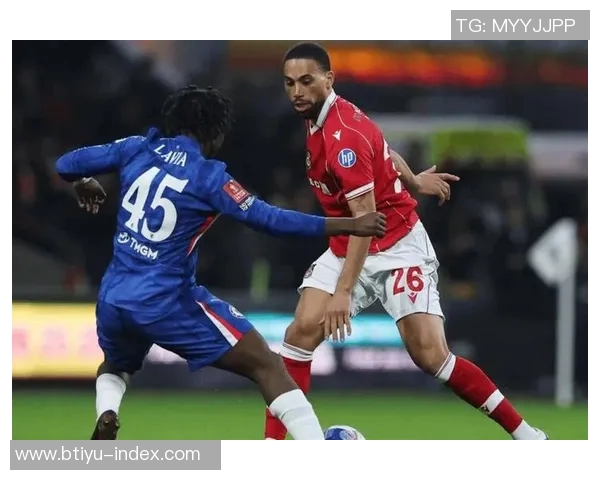 足总杯激战巴黎圣日耳曼轻取里昂红牌事件引发全场热议与转会传闻