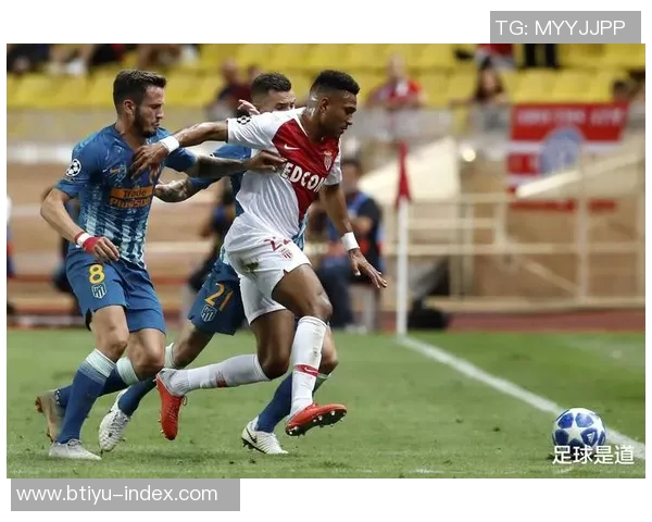 中超精彩对决AC米兰与巴黎圣日耳曼战成平局帽子戏法引发热议