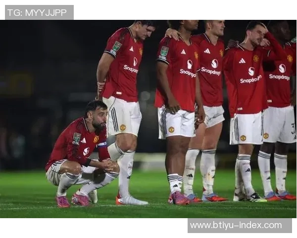 中超激战曼联大胜巴萨点球争议引发全场热议